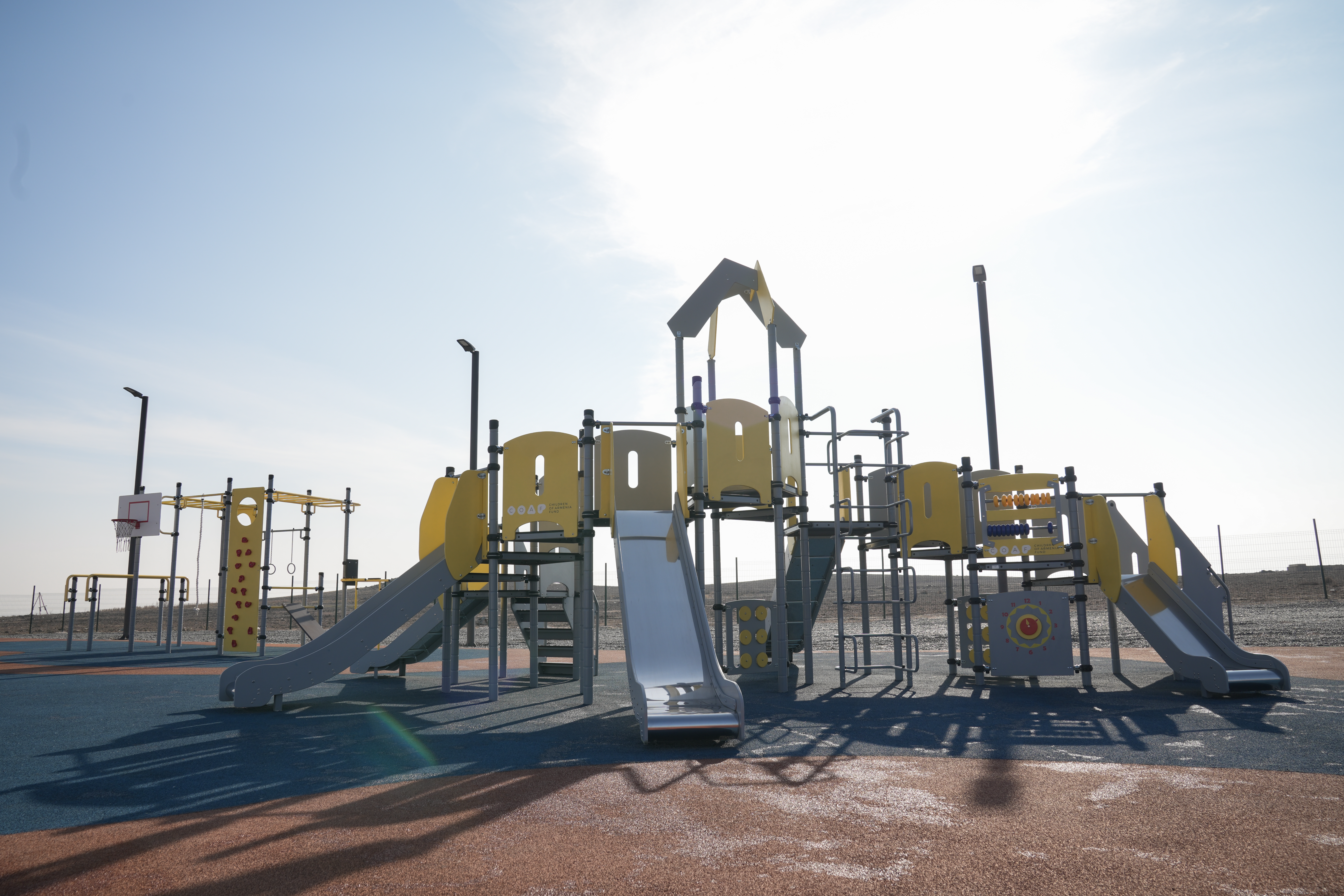 ԿՈԱՖ սմարթ կենտրոնի լուսավոր խաղահրապարակը